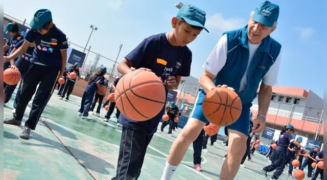 Fundación Telefónica llevó técnica de glorias del deporte peruano a niños de Tacna. Fundación Telefónica llevó técnica de glorias del deporte peruano a niños de Tacna.