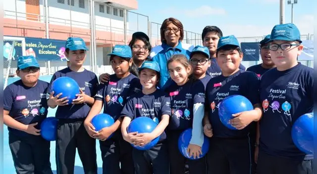 Fundación Telefónica llevó técnica de glorias del deporte peruano a niños de Tacna. Fundación Telefónica llevó técnica de glorias del deporte peruano a niños de Tacna.