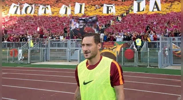 Francesco Totti podría volver al fútbol, pero no en la Roma sino en el Pescara de la Serie B Francesco Totti podría volver al fútbol, pero no en la Roma sino en el Pescara de la Serie B