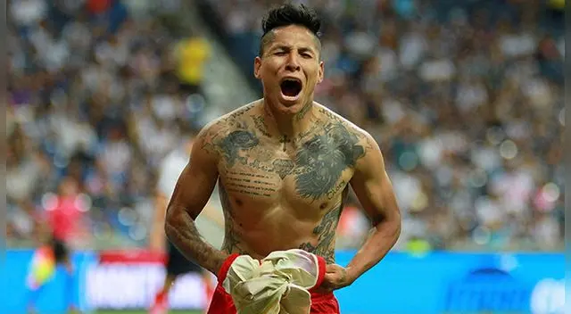 Raúl Ruidíaz celebra el gol que salvó del descenso al Morelia.