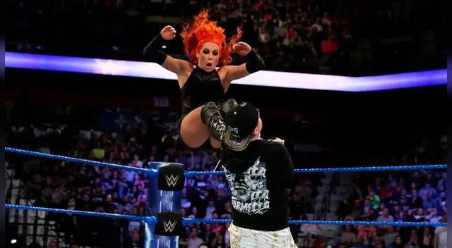 Becky Lynch, la primer dueño del título de mujeres de SmackDown también estará en WWE Lima. Becky Lynch, la primer dueño del título de mujeres de SmackDown también estará en WWE Lima.