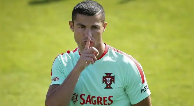 Cristiano Ronaldo desmiente acusaciones de fraude y va con todo por el título de la Copa Confederaciones Cristiano Ronaldo desmiente acusaciones de fraude y va con todo por el título de la Copa Confederaciones