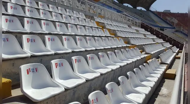 Selección Peruana y su regalo a la UNSA: vestuarios, butacas y demás instalaciones al estilo Europeo. Foto: Jorge Jiménez Selección Peruana y su regalo a la UNSA: vestuarios, butacas y demás instalaciones al estilo Europeo. Foto: Jorge Jiménez