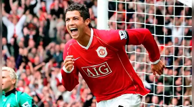Manchester United. Cristiano Ronaldo ha confesado en más de una ocasión que el club rojo es su casa y que desea volver algún día. Además, la relación con Mourinho ha mejorado. Foto AP. Manchester United. Cristiano Ronaldo ha confesado en más de una ocasión que el club rojo es su casa y que desea volver algún día. Además, la relación con Mourinho ha mejorado. Foto AP.