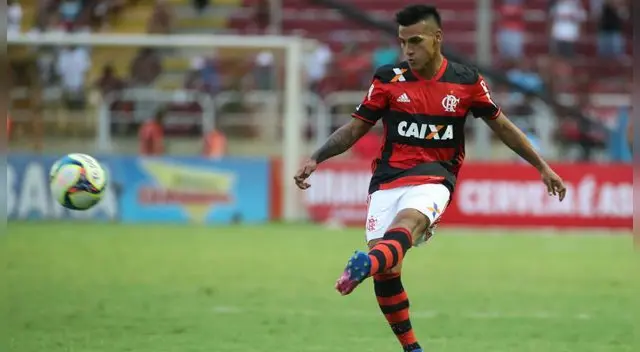 Miguel Trauco deja chico al mejor lateral izquierdo  del pasado Brasileirao