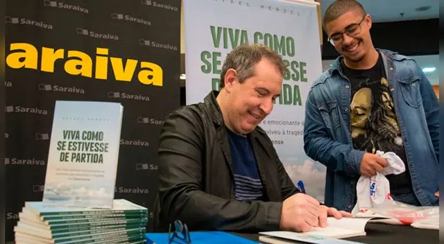Rafael Henzel publicó el libro "Vive como si cada día fuera el último". Rafael Henzel publicó el libro "Vive como si cada día fuera el último".