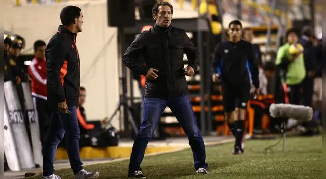Universitario: Pedro Troglio descartó partida a Cerro Porteño de Paraguay