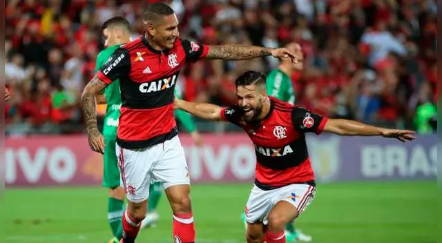 Paolo Guerrero y Diego: los socios del Flamengo en la goleada sobre el Chapecoense. 