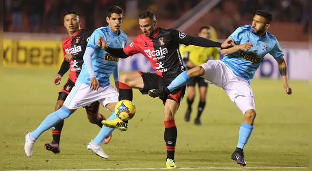 Emanuel Herrera entra a la tabla de goleador del Torneo Apertura