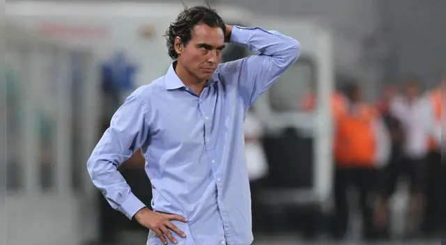 Cuando Del Solar fue presentado como técnico aseguró sentirse como en casa pese a las críticas de los hinchas Cuando Del Solar fue presentado como técnico aseguró sentirse como en casa pese a las críticas de los hinchas