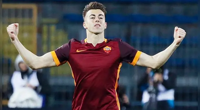 Stephan El Shaarawy posó como Lionel Messi con sus camisetas. Stephan El Shaarawy posó como Lionel Messi con sus camisetas.