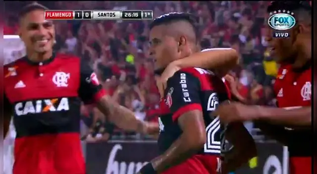 Everton celebra su golazo con Diego y Paolo Guerrero. Everton celebra su golazo con Diego y Paolo Guerrero.