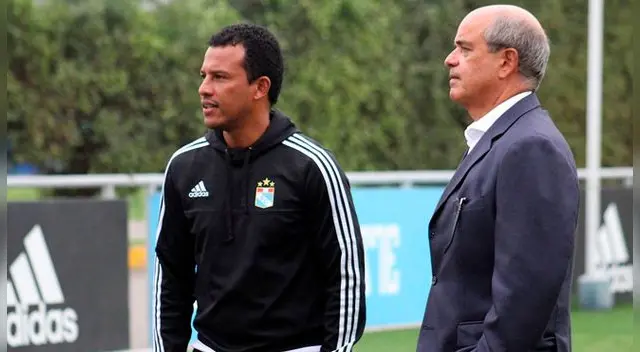 Pablo Zegarra confirmó que trabajará con un psicólogo para levantar los ánimos del plantel | FOTO: Sporting Cristal
