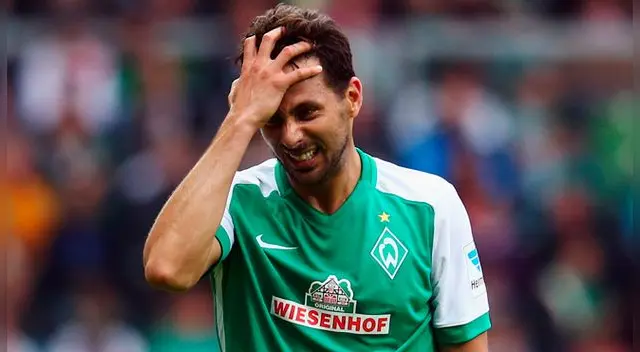 Claudio Pizarro durante un partido del Werder Bremen. Claudio Pizarro durante un partido del Werder Bremen.