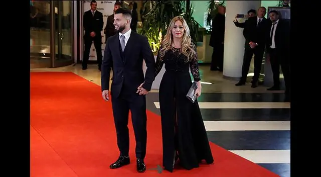 Sergio Aguero y su pareja, la cantante argentina Karina.