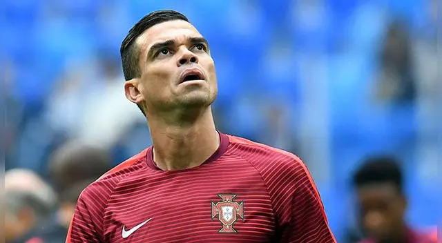 Pepe durante un entrenamiento de Portugal en la Copa Confederaciones 2017.