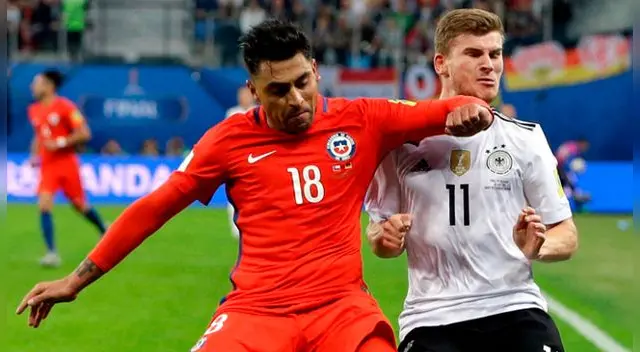 En el Chile vs. Alemania, Gonzalo Jara le metió un codazo a Timo Werner.