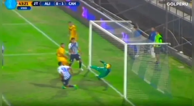 En el Alianza Lima vs. Cantolao, Leao Butrón se mandó con una atajada.