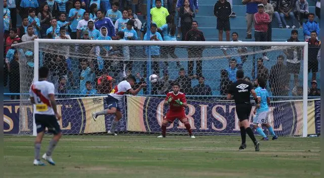 ¿Pablo Zegarra se equivocó en los cambios ante Deportivo Municipal?