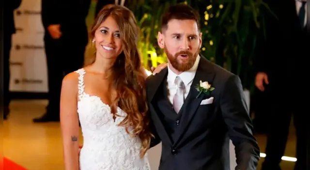 Antonela Rocuzzo y Lionel Messi en la alfombra roja del City Center de Rosario. Antonela Rocuzzo y Lionel Messi en la alfombra roja del City Center de Rosario.