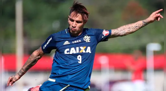 Programa español analizó el momento de Paolo Guerrero y aseguró que es difícil que vuelva a Europa, aunque sí destacó sus habilidades.