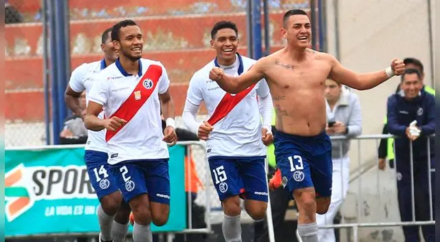 Deportivo Municipal se acerca peligrosamente al líder del Torneo Apertura tras ganar a Sport Huancayo