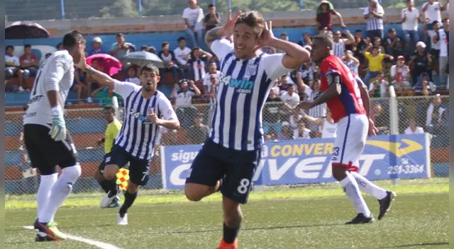 Alianza Lima ganó sobre la hora y trepó al primer lugar del Torneo Apertura