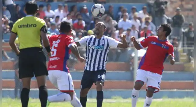 Luis Ramírez jugó de 'falso 9' pero luego volvió a la volante Luis Ramírez jugó de 'falso 9' pero luego volvió a la volante