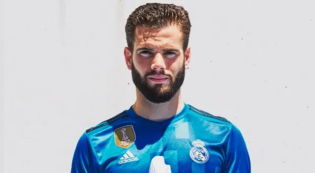 Nacho con la tercera camiseta del Real Madrid.