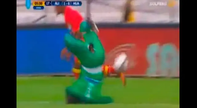 En el Alianza Lima vs. Sport Huancayo, Leao Butrón salió lesionando.