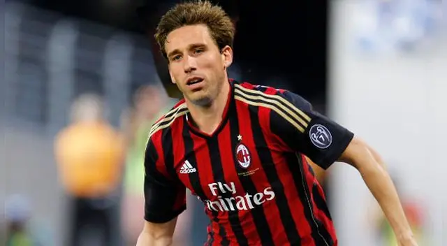 ¡ForzaLazio! dijp Lucas Biglia flamante refuerzo del Milan, luego pidió disculpas por su error. 