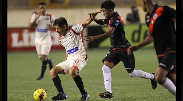 Diego Manicero durante un partido ante Municipal.