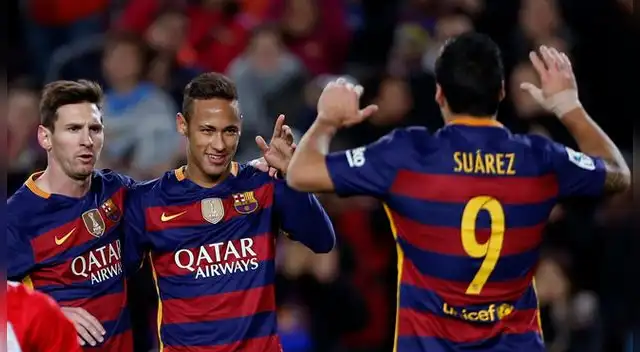 Lionel Messi y Luis Suárez convencieron a Neymar para que se quede. Lionel Messi y Luis Suárez convencieron a Neymar para que se quede.