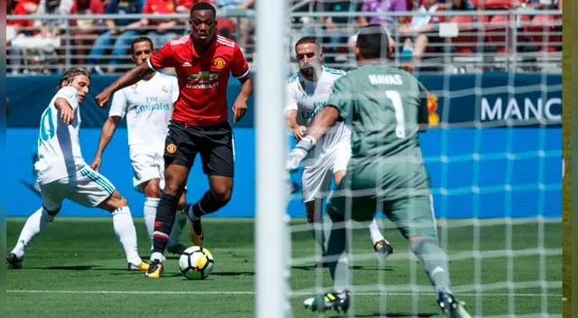 El jugadón de Anthony Martial  ante Carvajal, Modric y Vazquez para el gol de Lingard