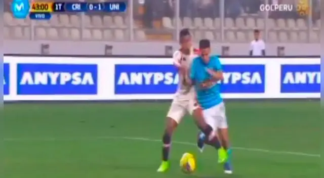 En el Universitario vs. Sporting Cristal, el árbitro se comió un penal increíble en el Torneo Apertura 2017.