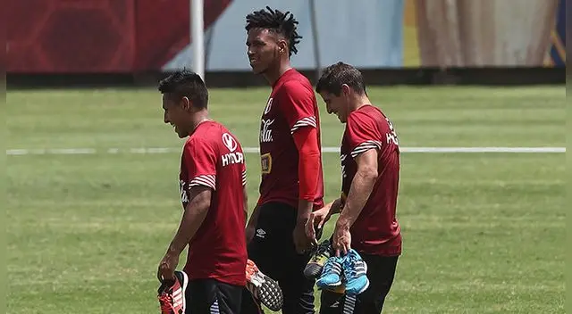Aldo Corzo y Pedro Gallese durante un entrenamiento de la Selección Peruana. Aldo Corzo y Pedro Gallese durante un entrenamiento de la Selección Peruana.