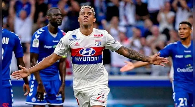 Mariano Díaz celebra su primer gol con el Olympique de Lyon. Mariano Díaz celebra su primer gol con el Olympique de Lyon.