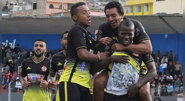 Jonathan Segura celebra un gol con UTC. Jonathan Segura celebra un gol con UTC.