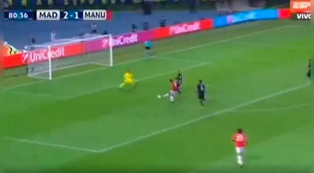 En el Real Madrid vs. Manchester United, Marcus Rashford se falló un increíble gol frente al arco. En el Real Madrid vs. Manchester United, Marcus Rashford se falló un increíble gol frente al arco.