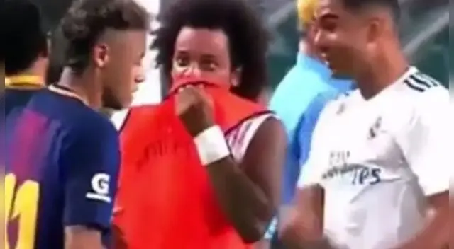 El momento de la verdad. Neymar revela su pase al PSG a Marcelo y Casemiro. Foto: Captura 