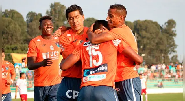 Jugadores de César Vallejo celebran un gol en Segunda División. Jugadores de César Vallejo celebran un gol en Segunda División.