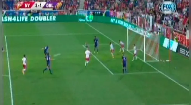 Yoshimar Yotún y el palo que le negó su primer gol con el Orlando City Yoshimar Yotún y el palo que le negó su primer gol con el Orlando City