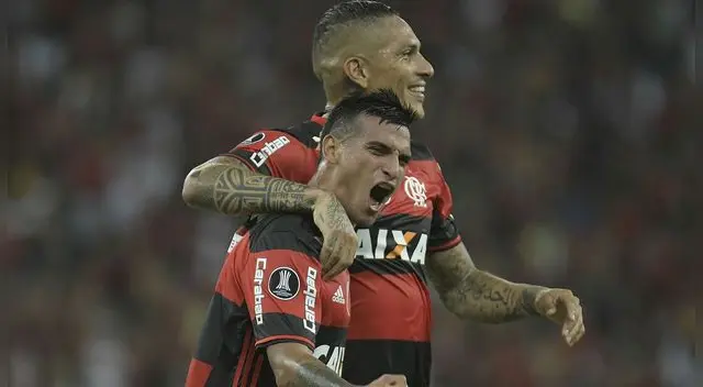 Paolo Guerrero se molestó por ataques contra Miguel Trauco y no renovaría con Flamengo