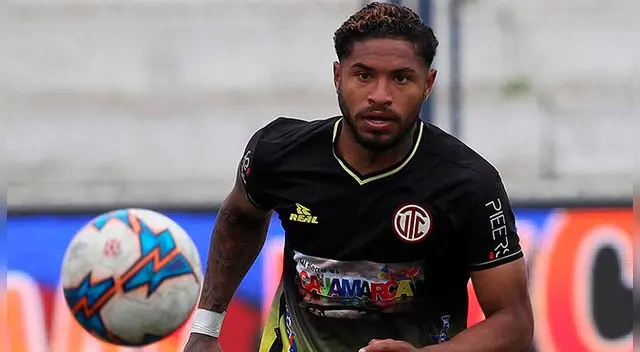 Gino Guerrero durante un partido de UTC.