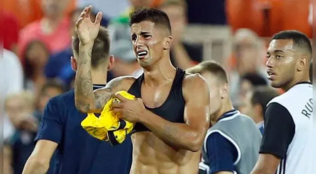 Joao Cancelo entra en llanto tras despedirse del valencianismo. Joao Cancelo entra en llanto tras despedirse del valencianismo.