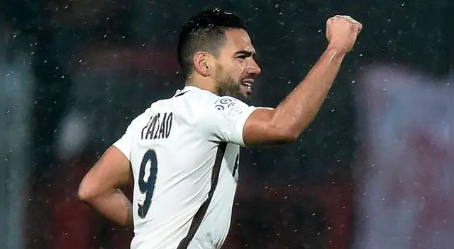 Radamel Falcao celebra su gol al Metz.