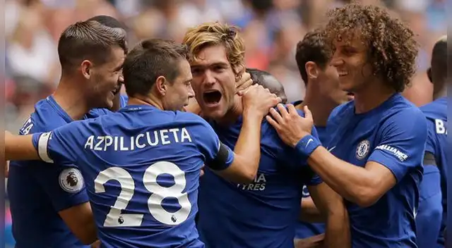 Marcos Alonso fue la figura del Chelsea con su doblete. Foto: AP