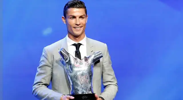 Cristiano tras ganar el premio como mejor jugador del año: "Juego en el mejor club del mundo" Cristiano tras ganar el premio como mejor jugador del año: "Juego en el mejor club del mundo"