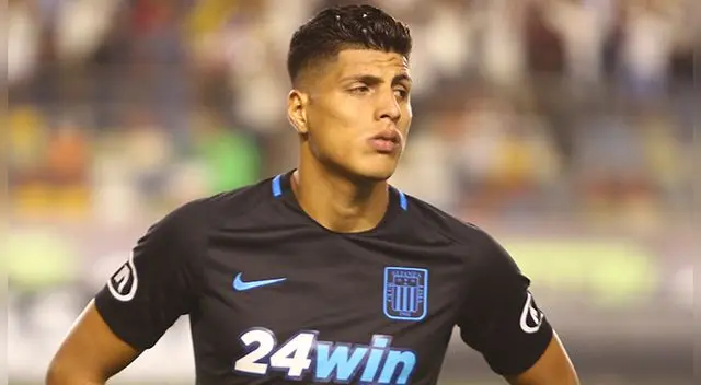 Hansell Riojas durante un Universitario-Alianza Lima en el Monumental.