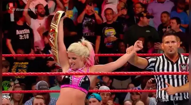 En WWE Raw, Alexa Bliss venció a Sasha Banks y es la nueva campeona de mujeres